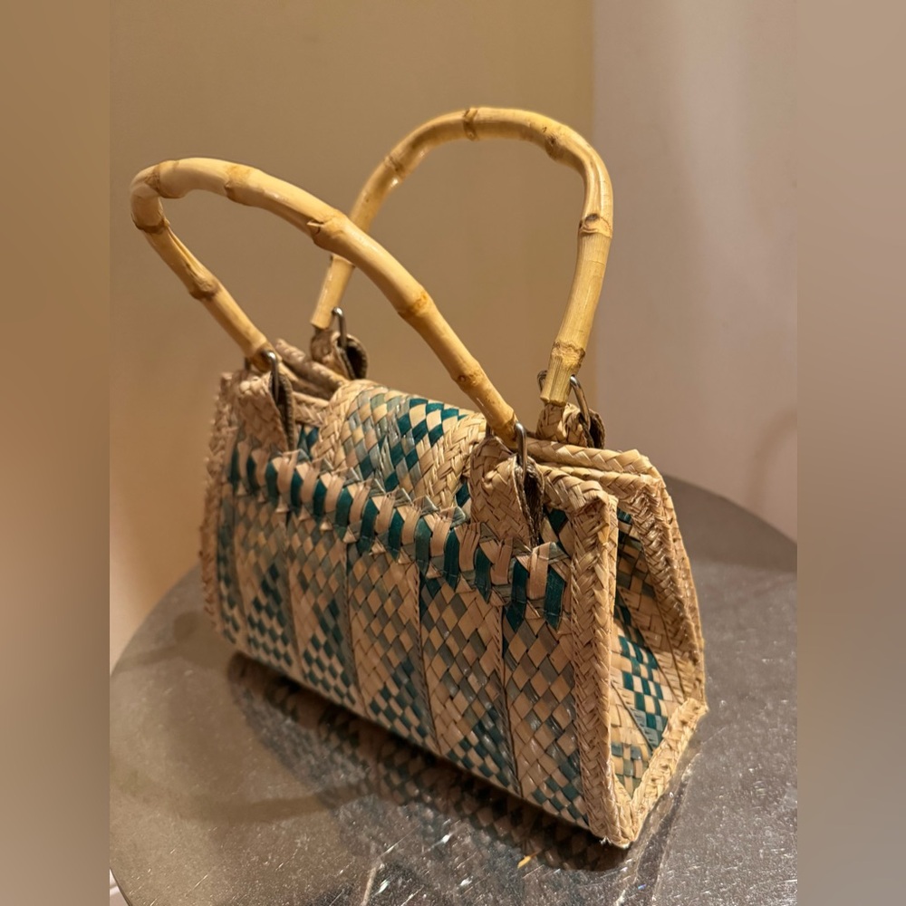 ❤️ NWT Woven Tan and Green Handbag - Picture 5 of 15